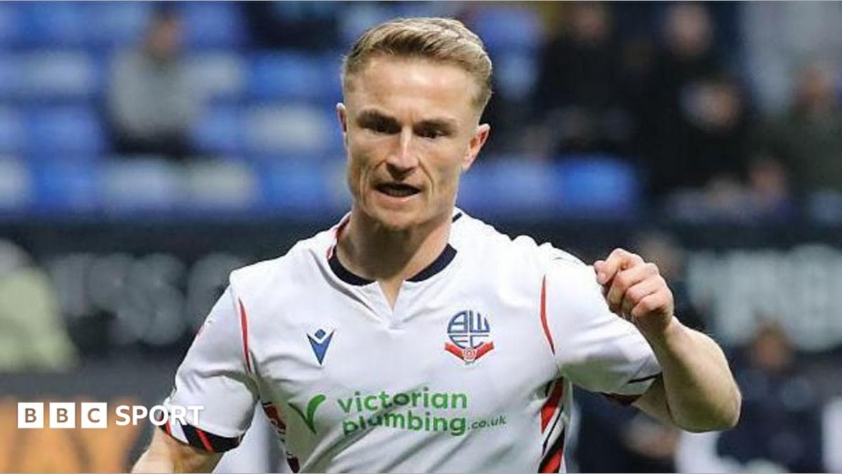 Port Vale sign Bolton midfielder Dempsey