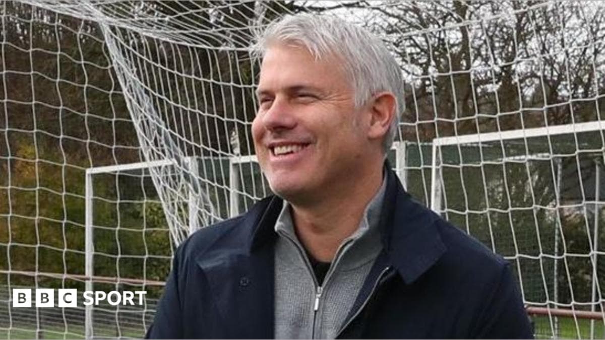 Ex-England midfielder Lee takes up Hornchurch role