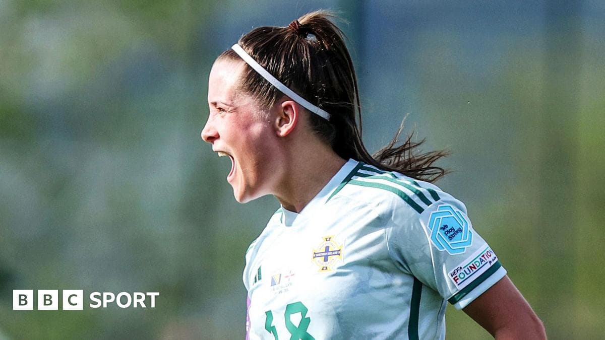 Uncapped Chambers deserves NI chance - Bell