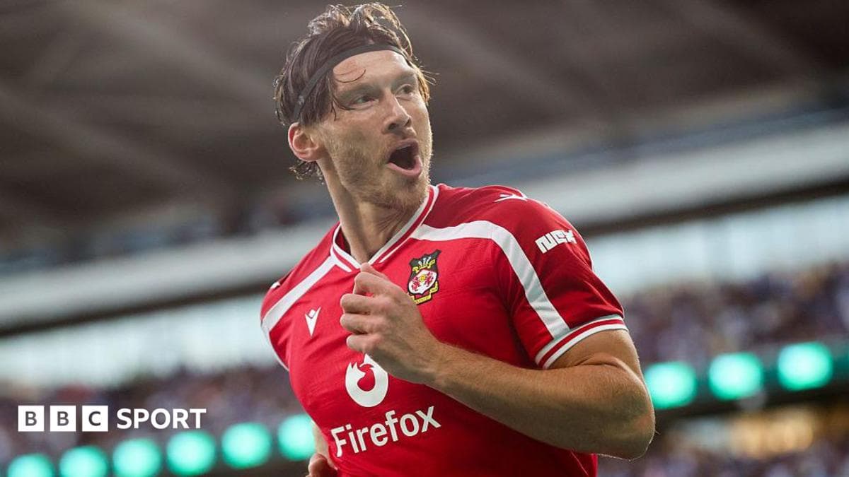Wrexham's Moore aiming to stay the distance