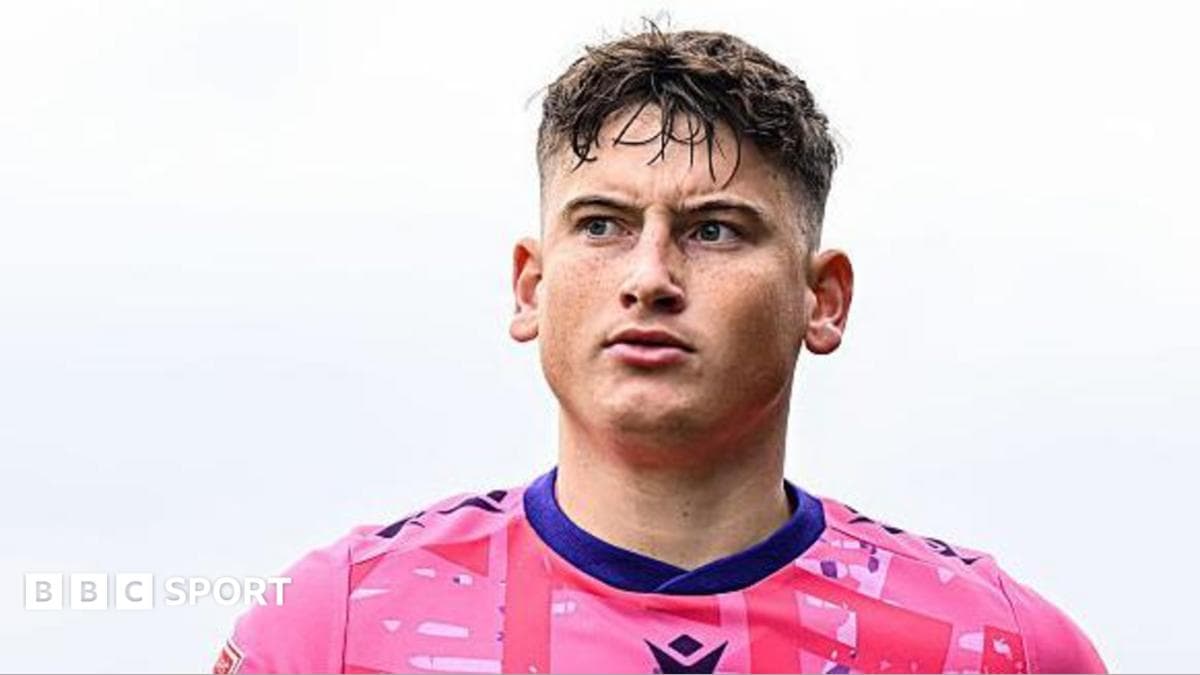 Salford City sign ex-Bromley goalkeeper Long