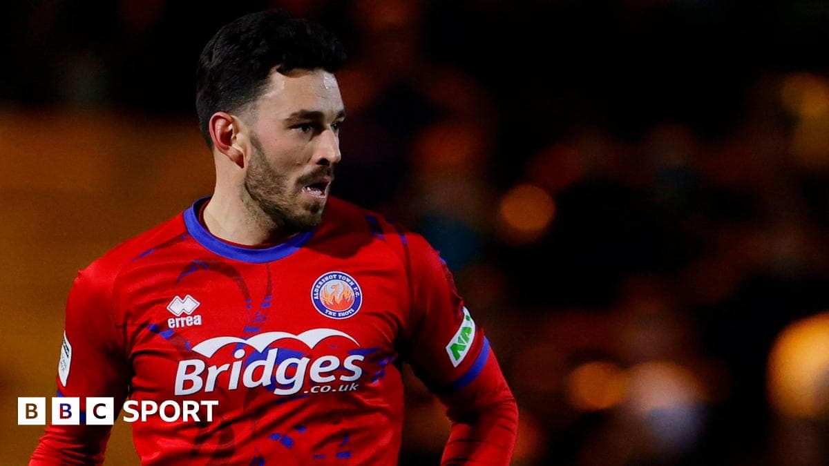 Sutton sign defender Nightingale from Aldershot