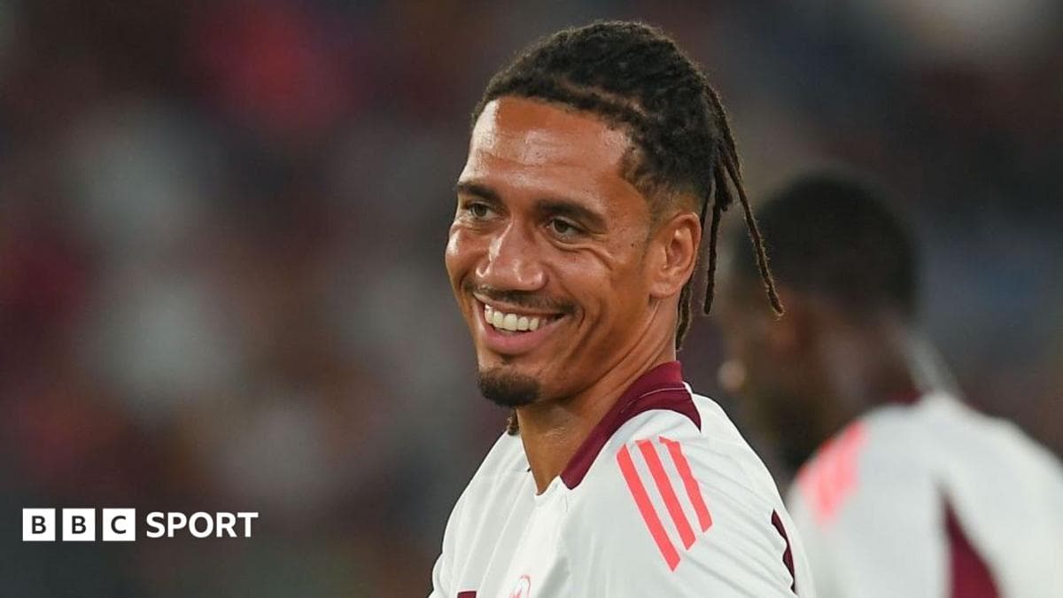 Ex-England defender Smalling in talks with Porto