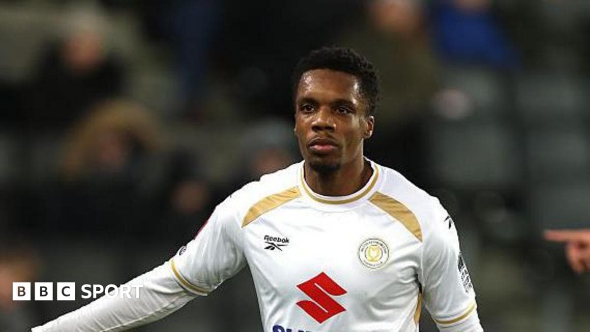 Fleetwood sign MK Dons midfielder Thompson-Sommers