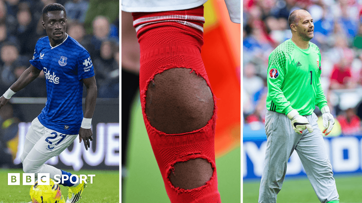 Leggings, gloves, snoods - football's fashion trends