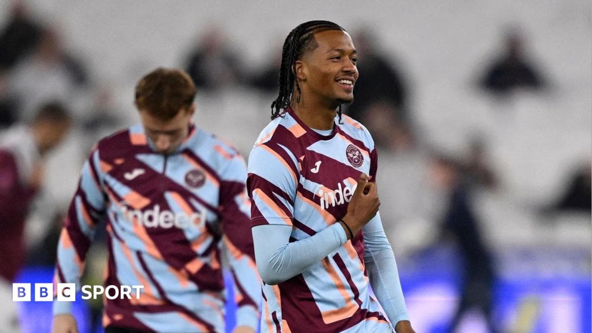 Crewe sign Brentford defender Stephenson on loan