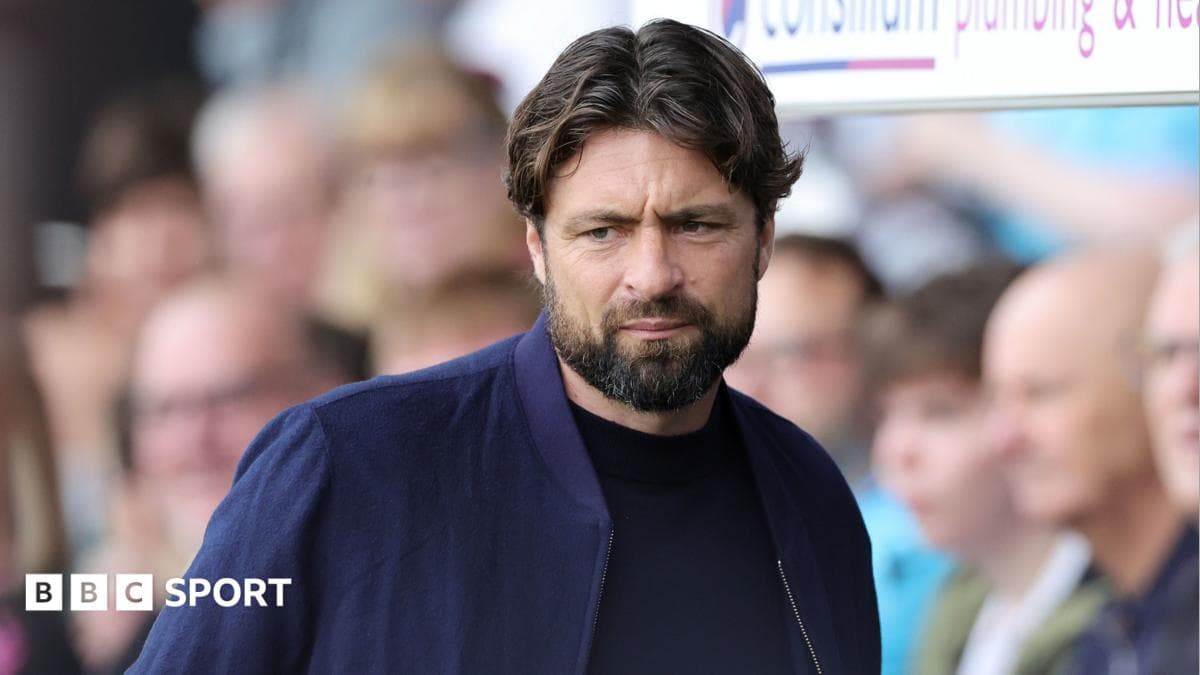 Leicester close in on Martin appointment