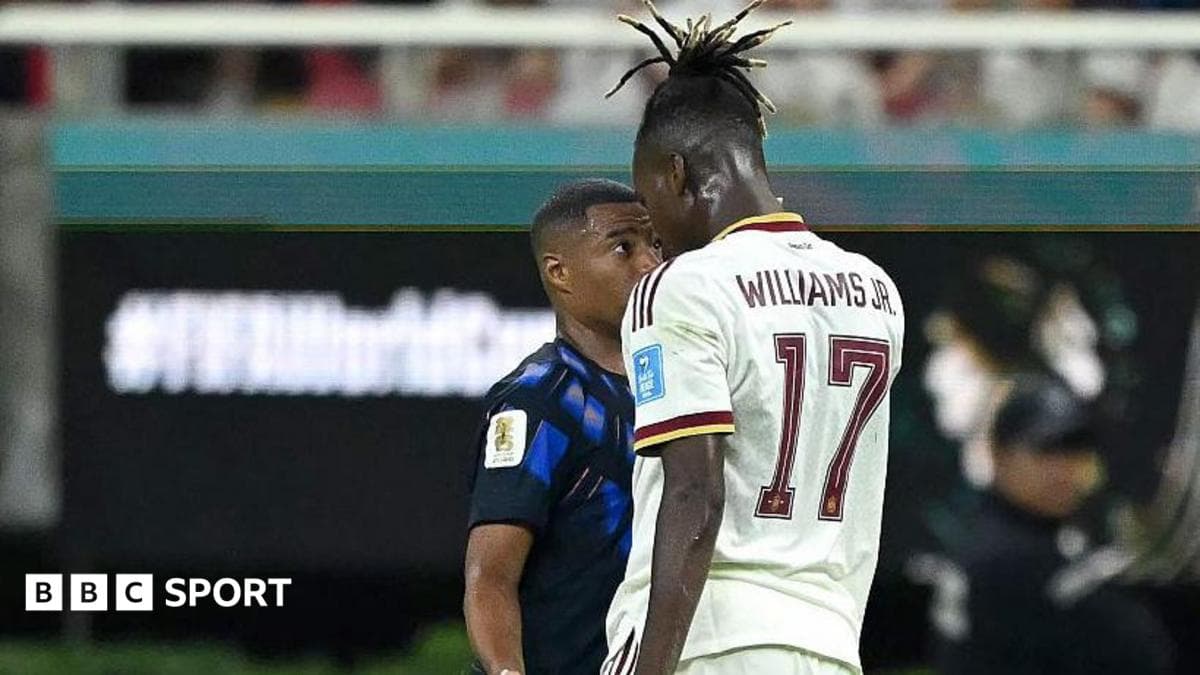 Spain's Williams criticises tackle that injured him