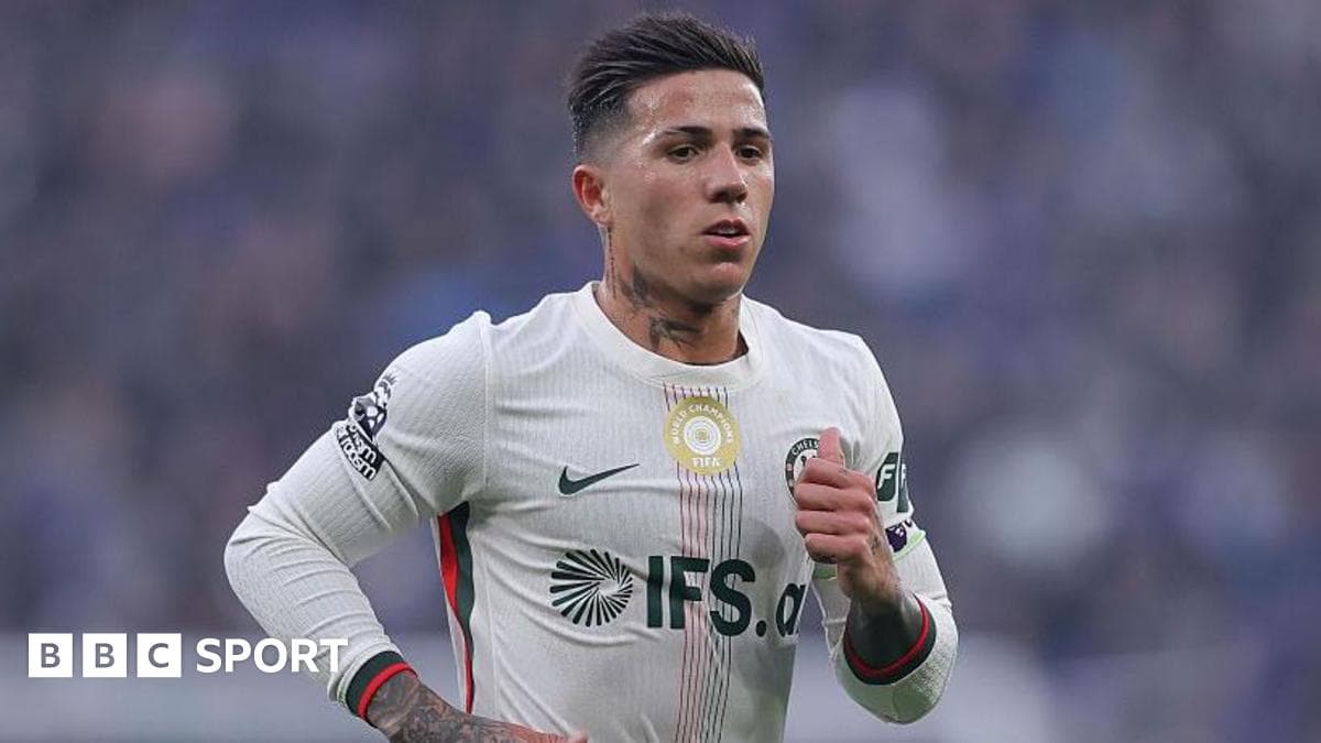 Fernandez sorry but will miss Man City - Rosenior