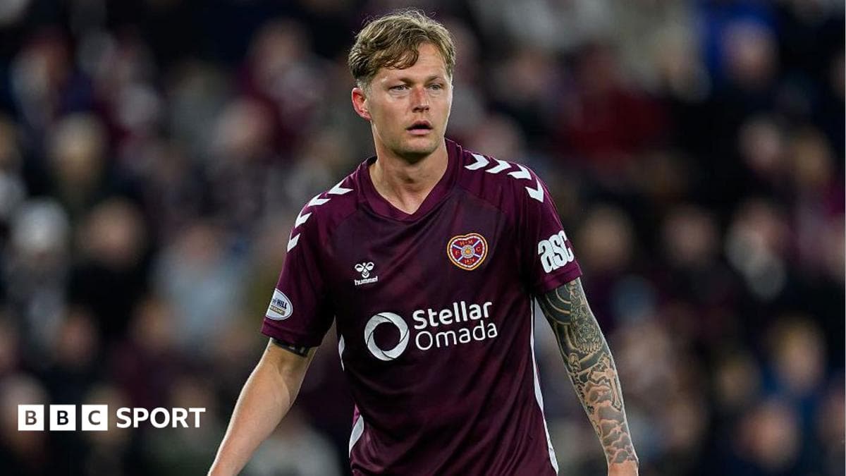 Oxford bring in former Hearts defender Kent