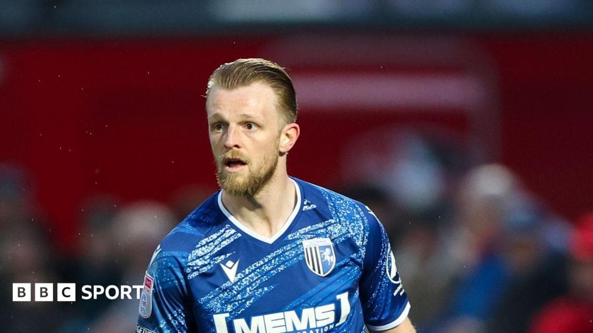 Hartlepool bring in defender Clark
