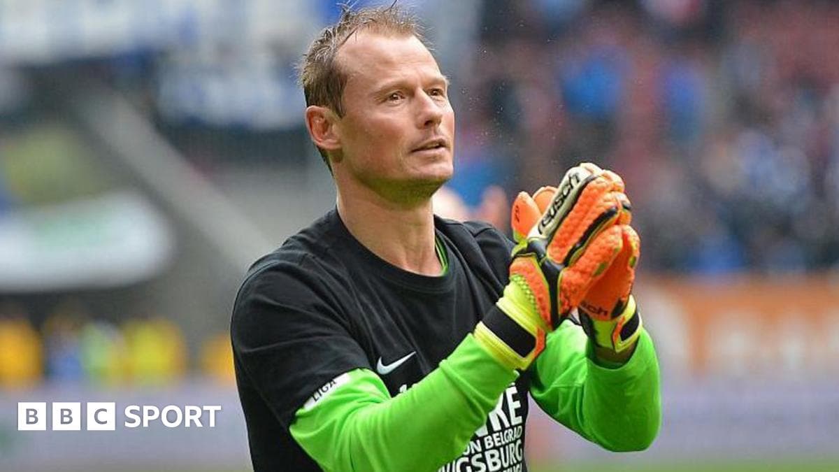 Ex-keeper Manninger dies after car hit by train