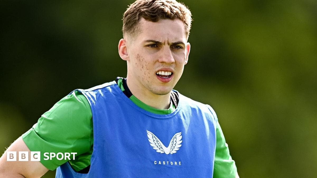 Notts County sign Stoke midfielder Lipsiuc