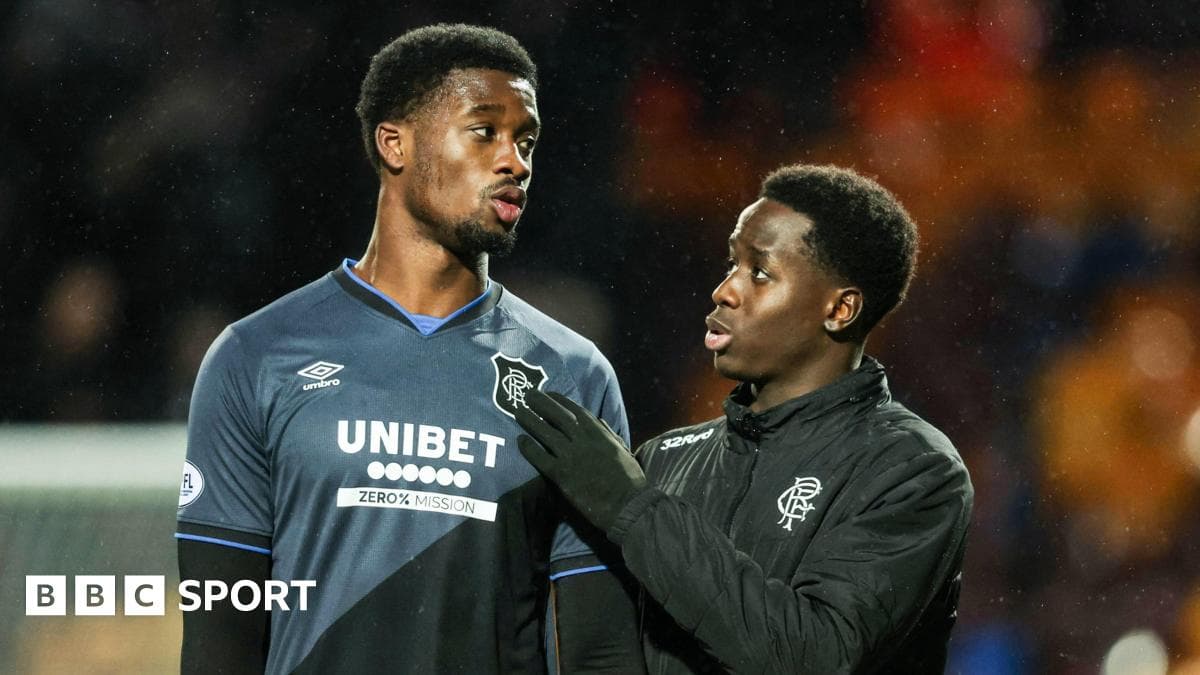 Police investigate online abuse of Rangers duo