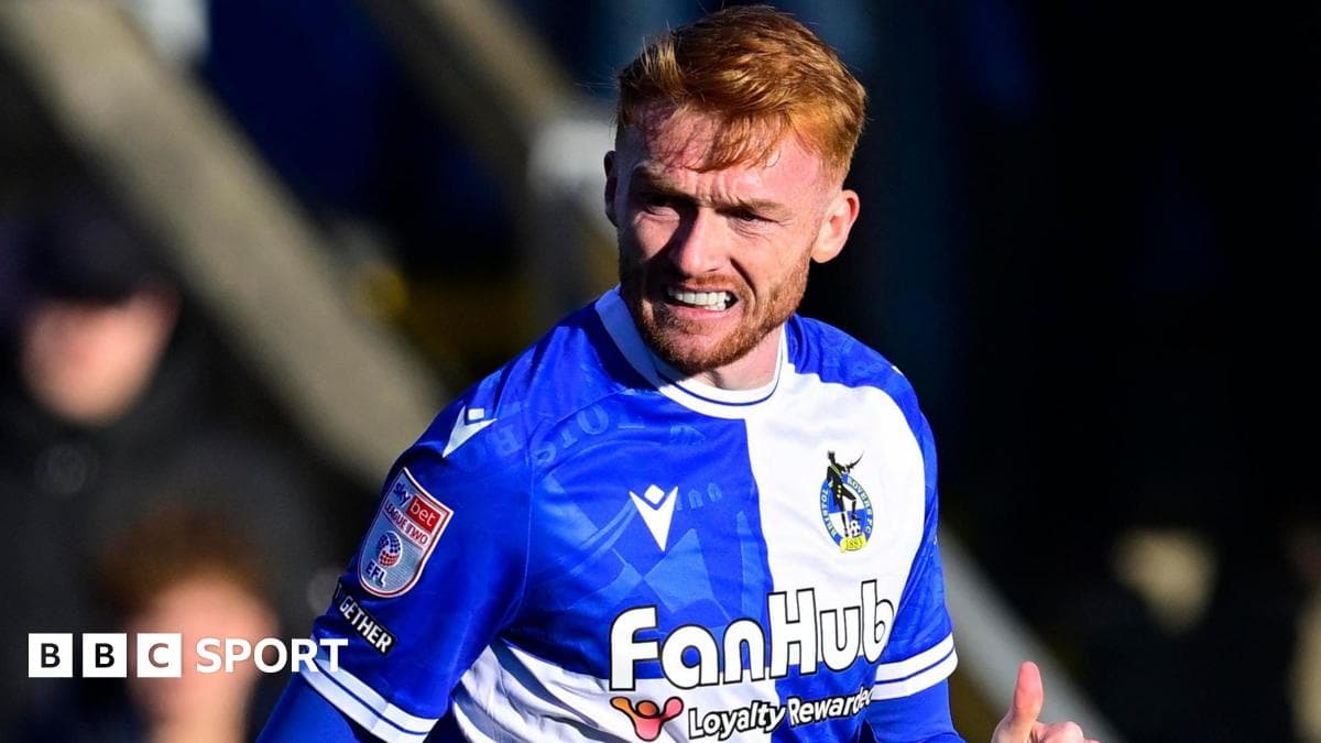 Striker Morton is Torquay's first summer signing