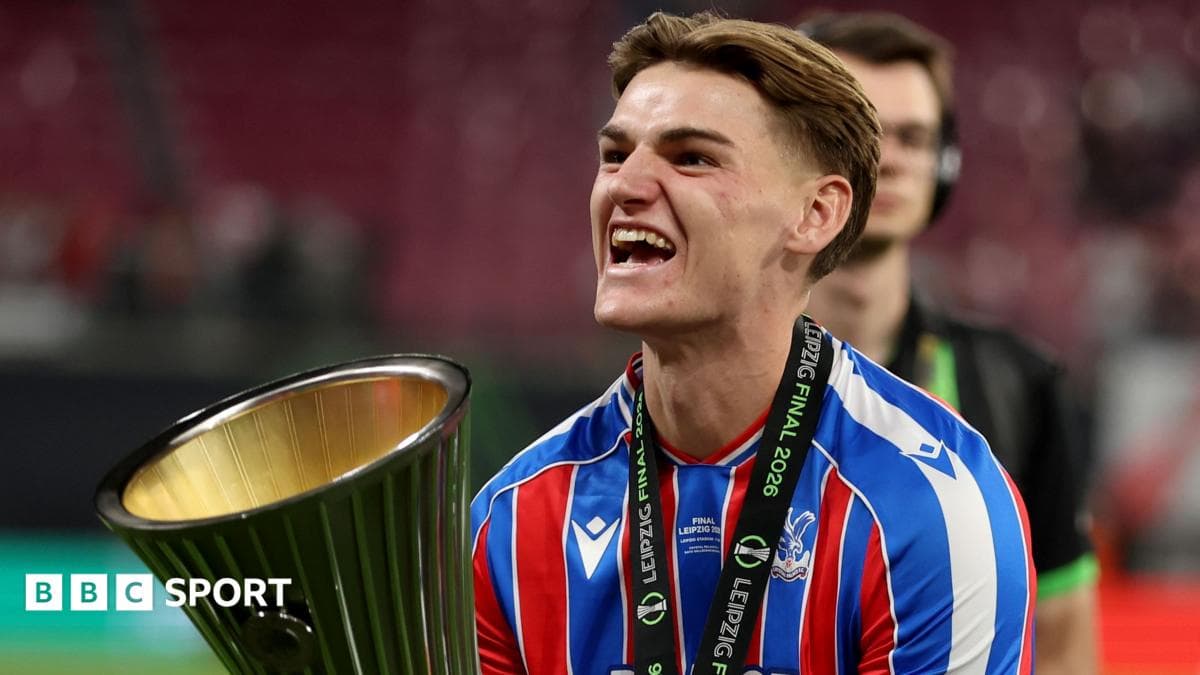 Stoke sign midfielder Devenny from Crystal Palace