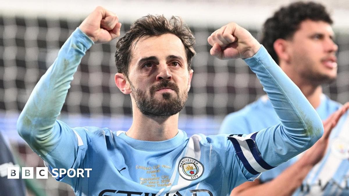 How do Man City replace captain Silva if he leaves?