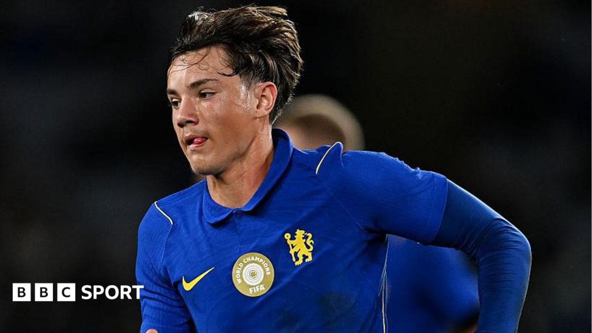 Wigan sign midfielders Walsh and Gray on loan