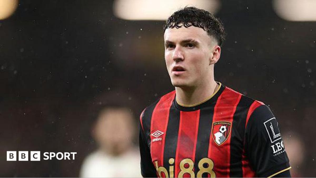 Bournemouth's Jimenez set for loan move to Fiorentina
