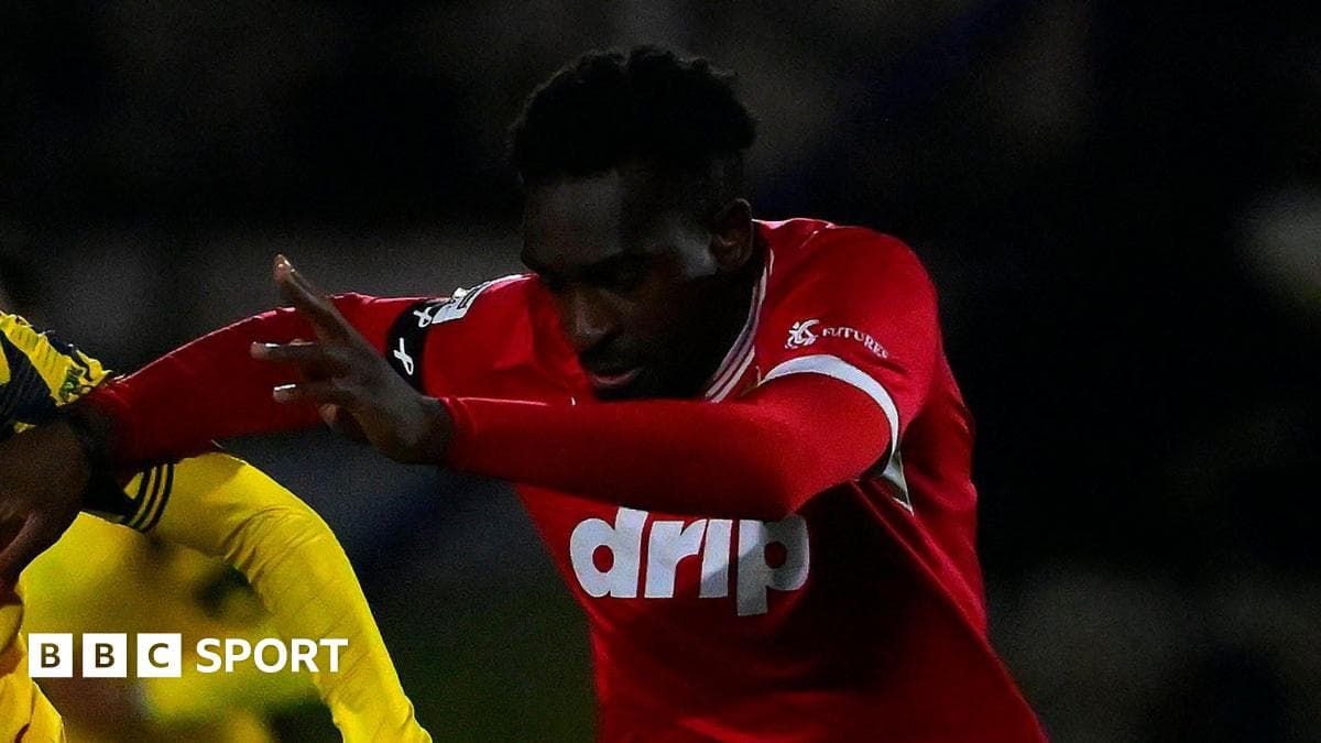 Sutton sign defender Byron from Worthing