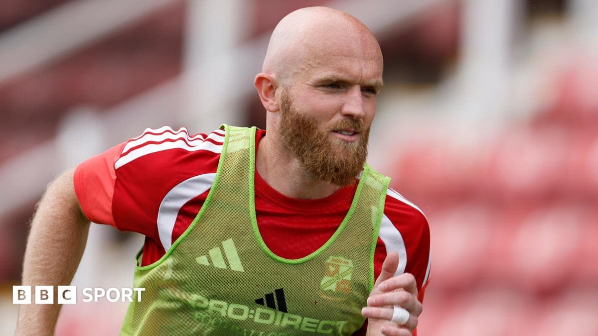 Eastleigh sign ex-Wales international Williams
