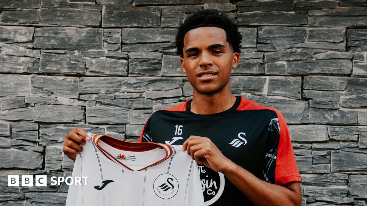 Swansea sign Huddersfield midfielder Iorpenda