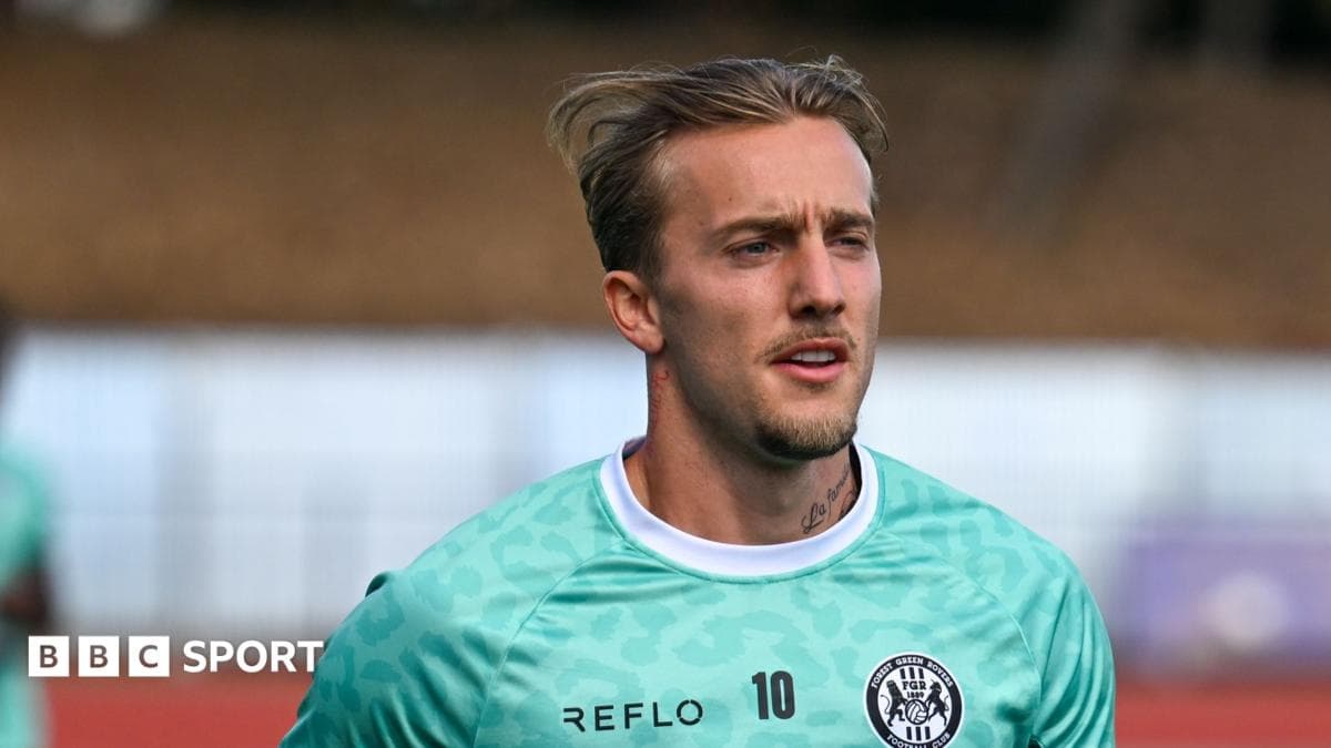 Striker Rees out with knee injury and Rijks signed