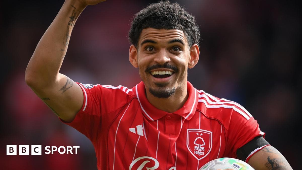Is Gibbs-White favourite to start as England's number 10?