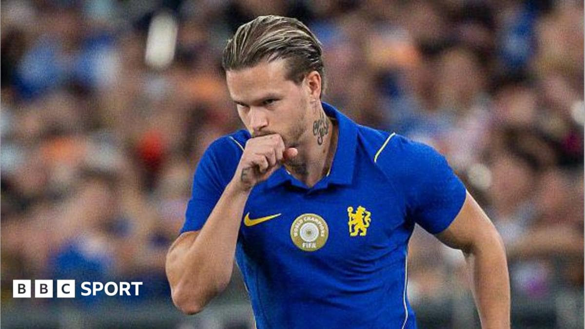 Chelsea reject initial Leeds loan bid for Mudryk