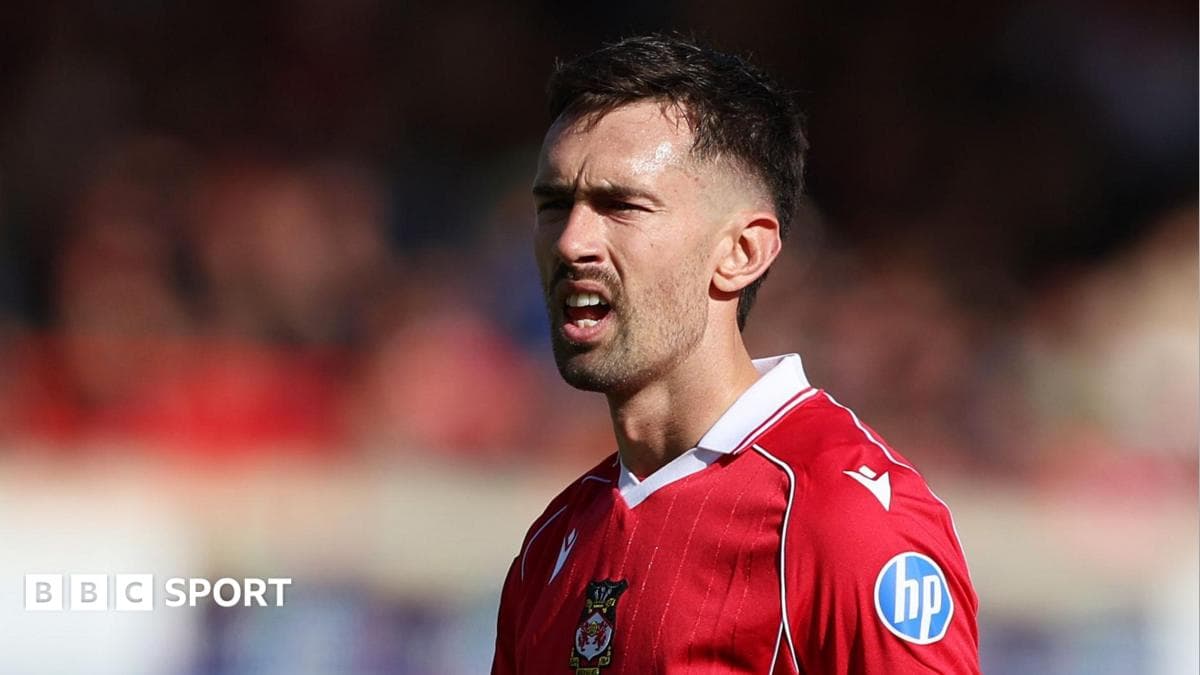 Bolton sign striker Hardie from Wrexham on loan