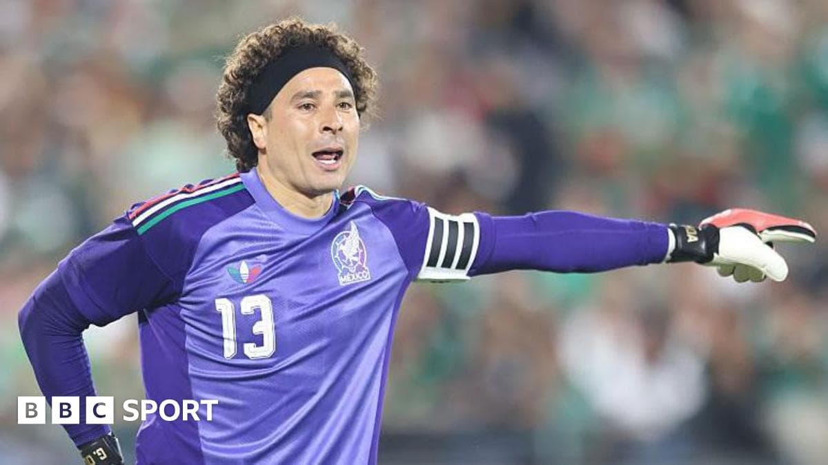 Mexico select Ochoa for sixth World Cup