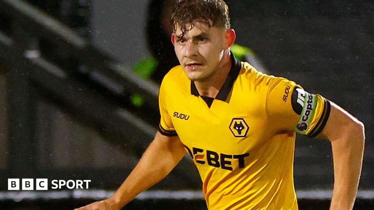 Chesterfield sign Wolves defender Pond