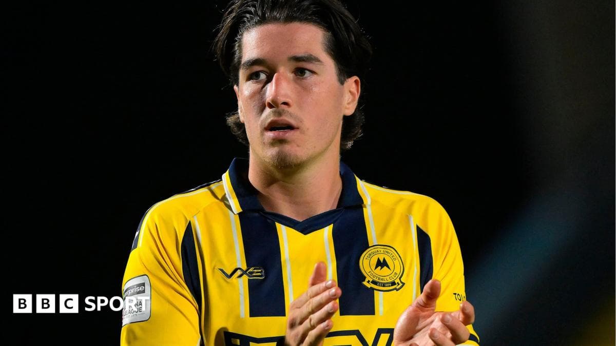 Harrogate sign Torquay defender Dreyer