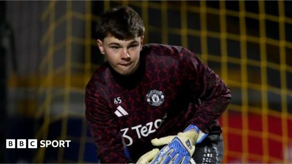 Salford sign former Manchester United keeper Myles