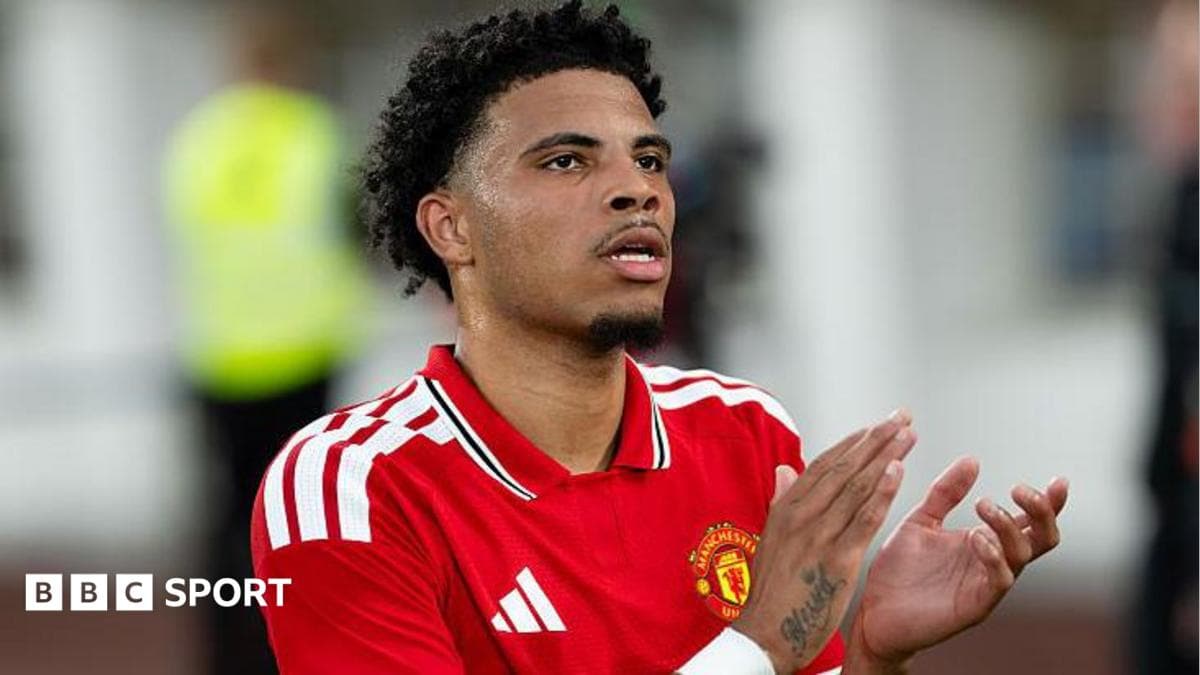 Peterborough sign winger Williams from Man Utd