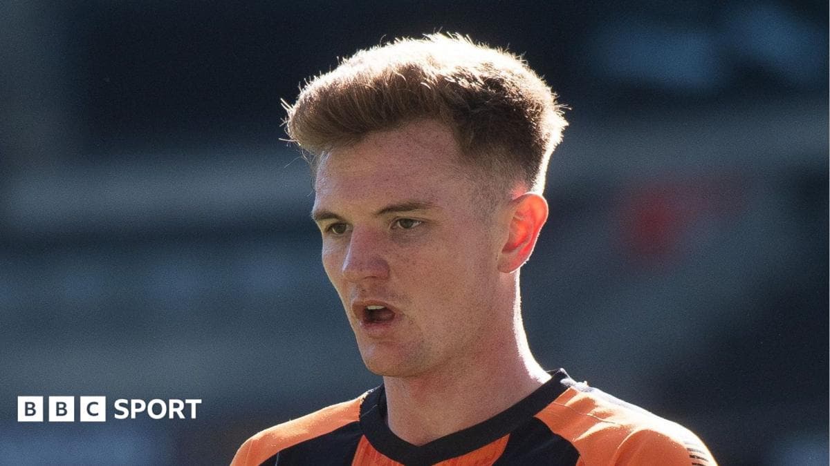 Grimsby take York midfielder Shelton on loan