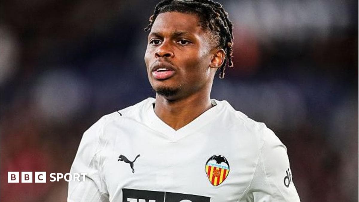 Burnley sign Leeds forward Ramazani