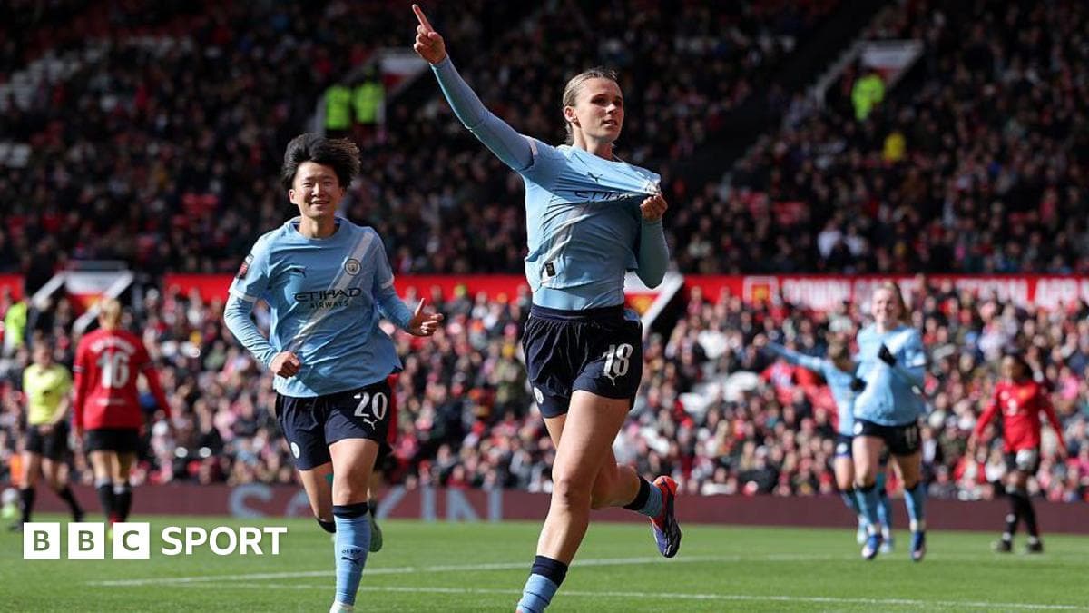 Man City 'handling pressure' of WSL title race with 'statement' win