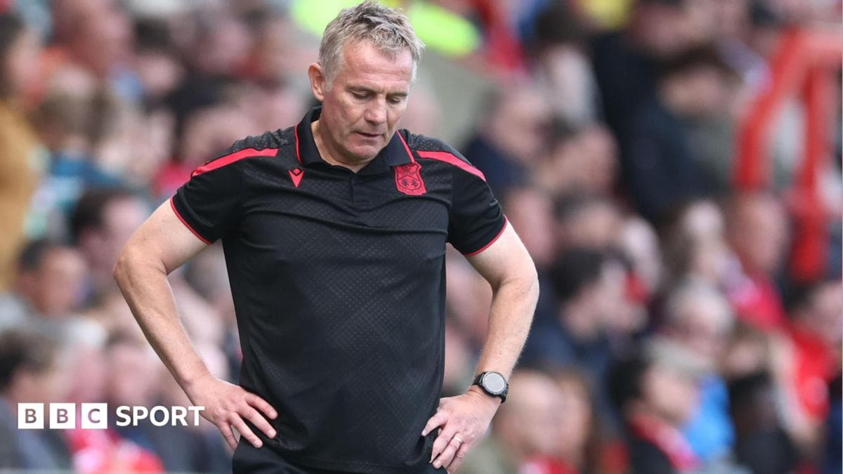 Parkinson admits no guarantees of Wrexham signings