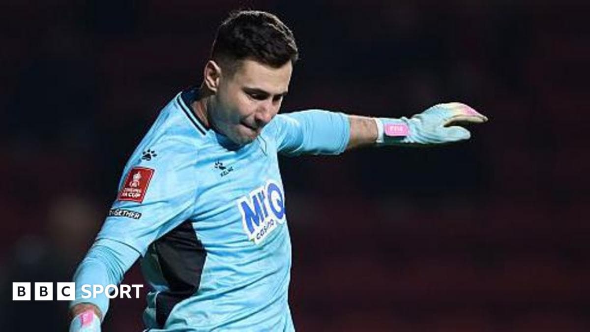 Leyton Orient sign Watford keeper Baxter