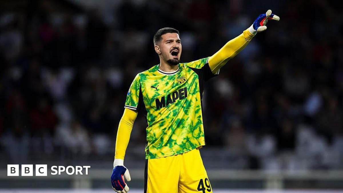 Goalkeeper Muric to leave Ipswich for Sassuolo