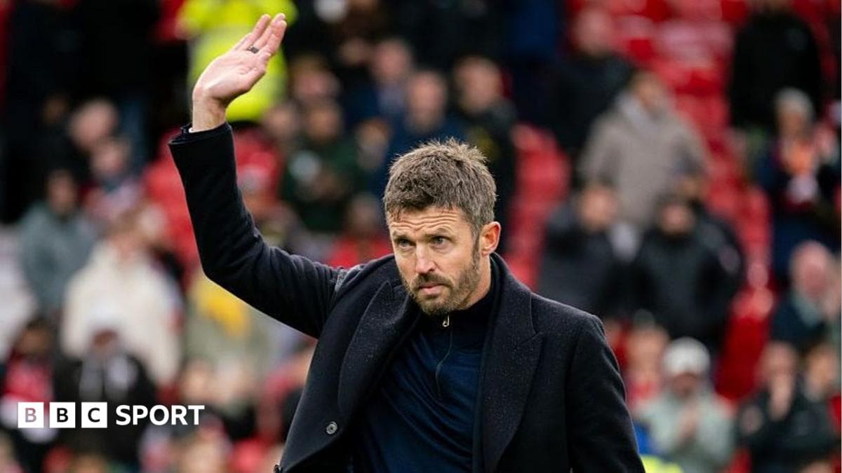 End approaching for Carrick but Man Utd fans make clear who they blame
