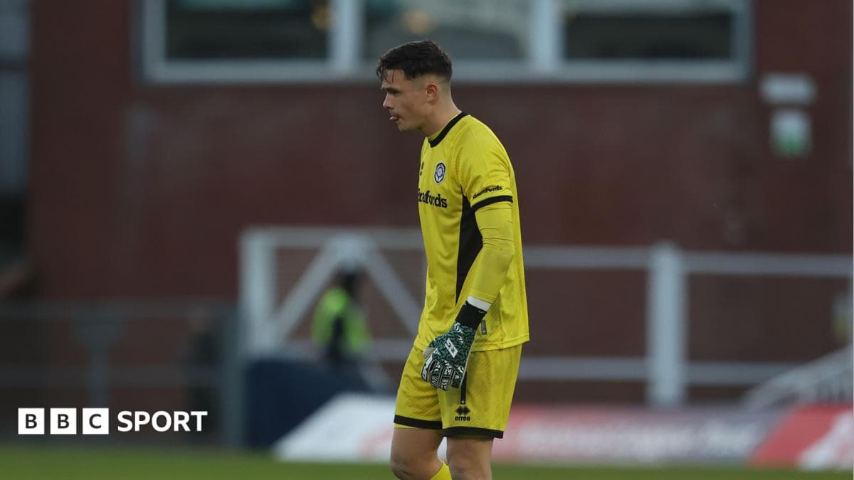 Bristol Rovers keeper Ward joins Walsall