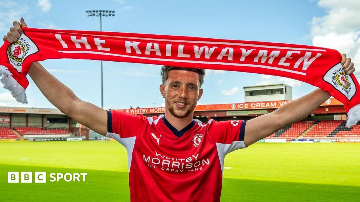 Crewe sign Doncaster striker Gibson