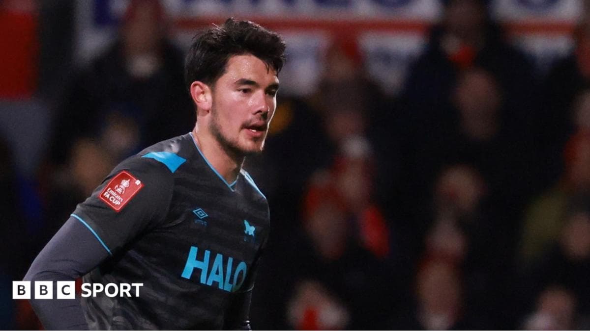 Millwall sign Ipswich defender Baggott