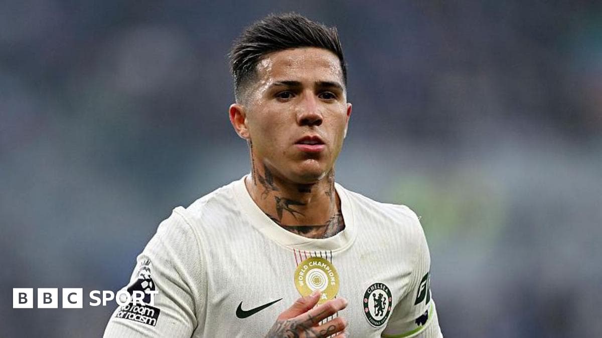 Chelsea's Fernandez dropped after 'crossing a line'