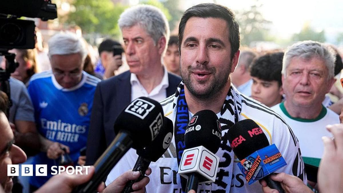 Pools & padel - Real presidential candidate's big plans