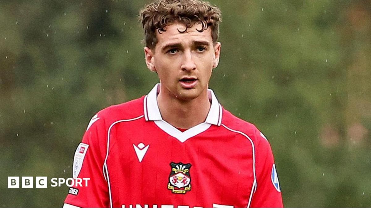 Bolton sign Wrexham defender Brunt