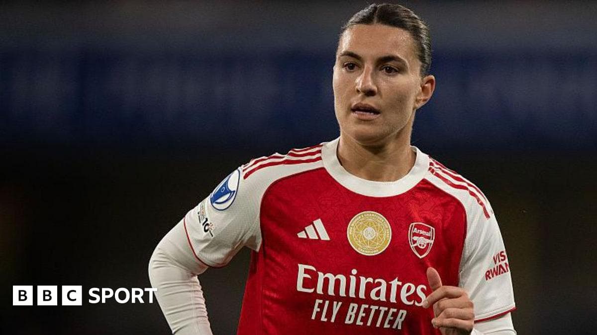 Arsenal defender Catley signs new contract