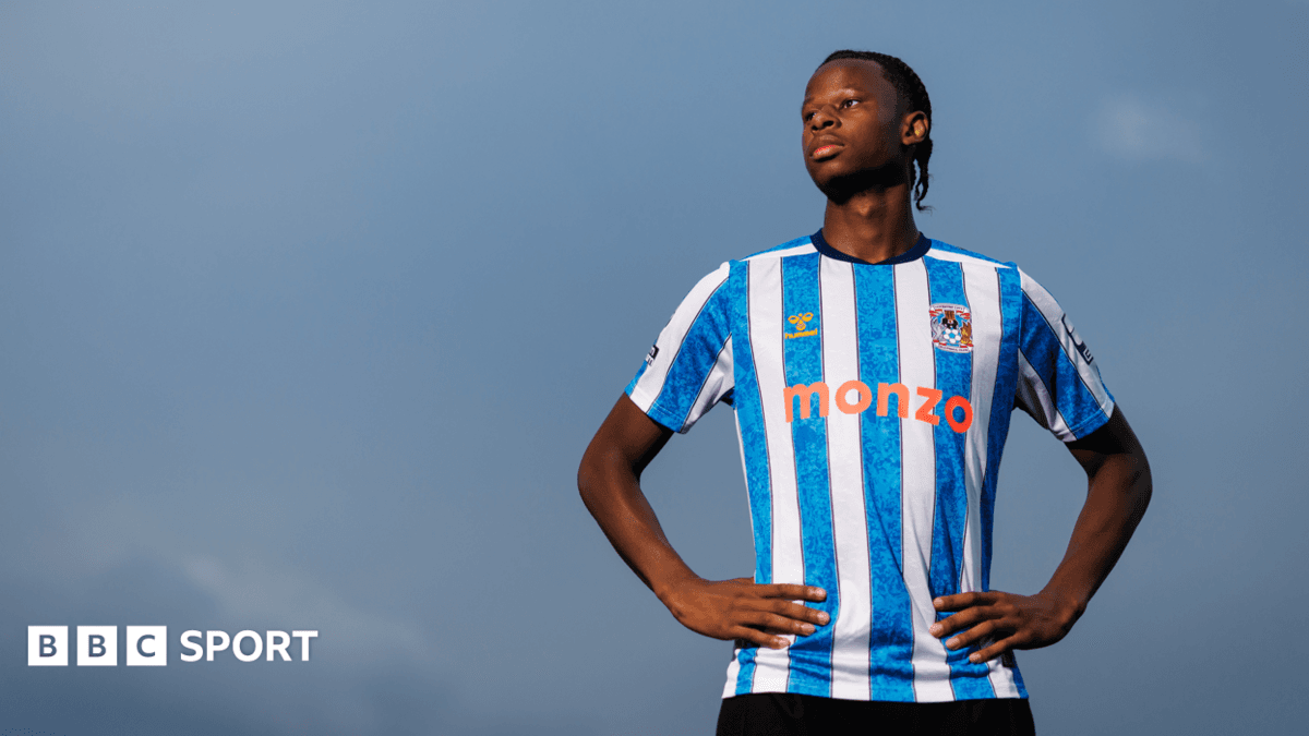 Coventry sign Mfuni on loan from Man City